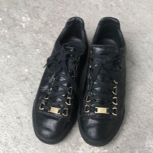 Balenciaga arena low tops